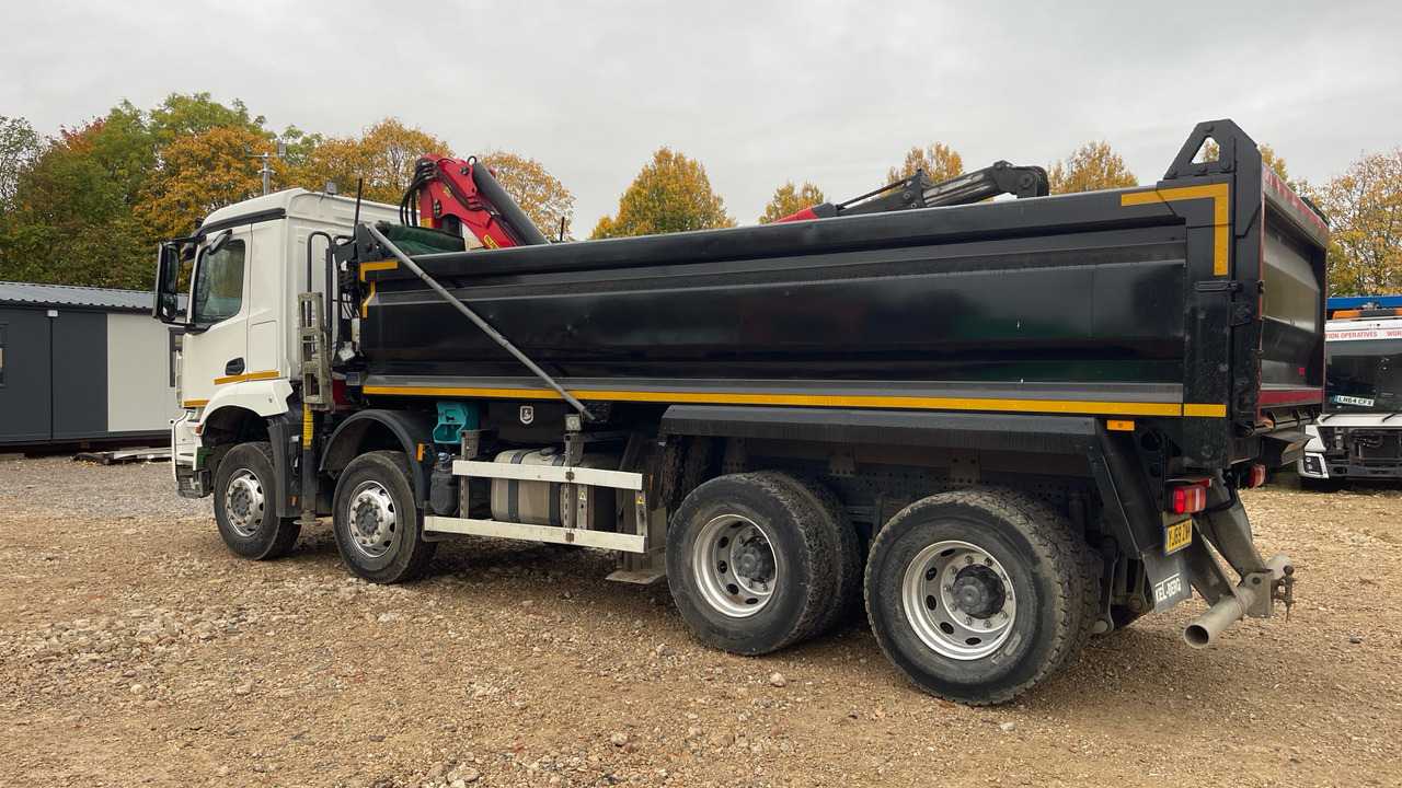 MERCEDES-BENZ AROCS - Billenőplatós teherautó, Darus autó: 3 kép. MERCEDES-BENZ AROCS - Billenőplatós teherautó, Darus autó: 3 kép.