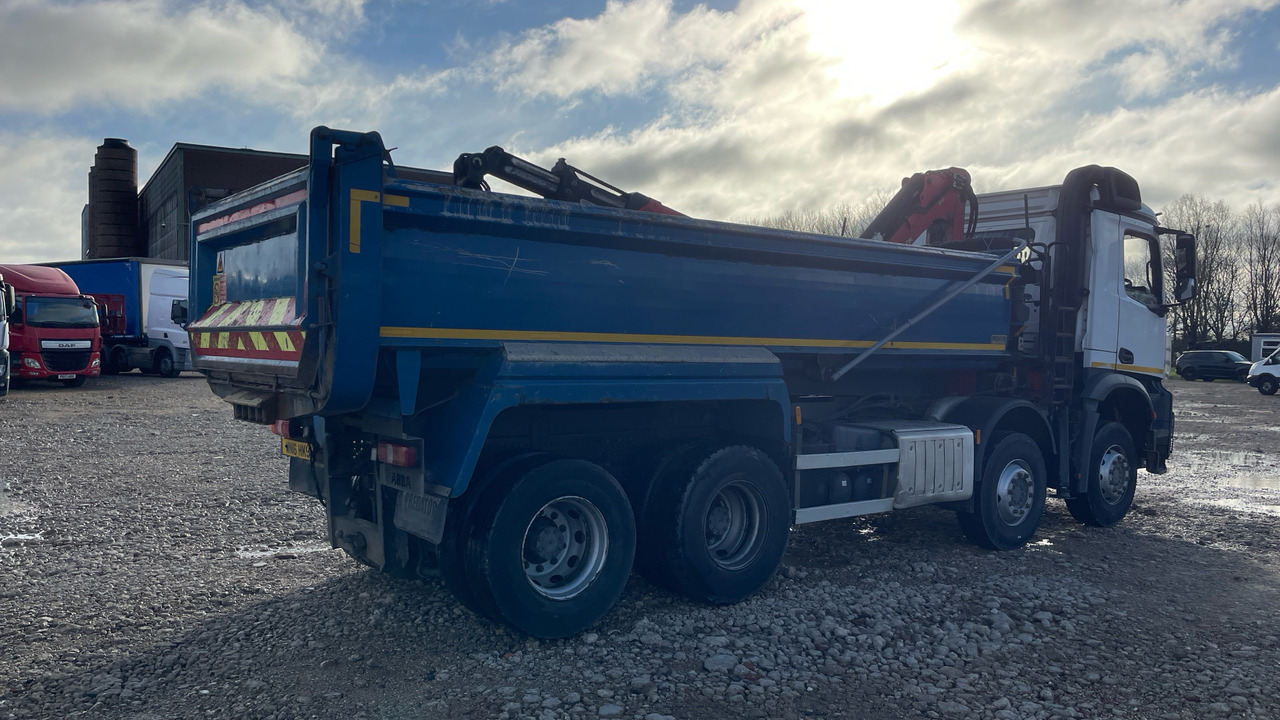 MERCEDES-BENZ AROCS - Billenőplatós teherautó, Darus autó: 4 kép. MERCEDES-BENZ AROCS - Billenőplatós teherautó, Darus autó: 4 kép.