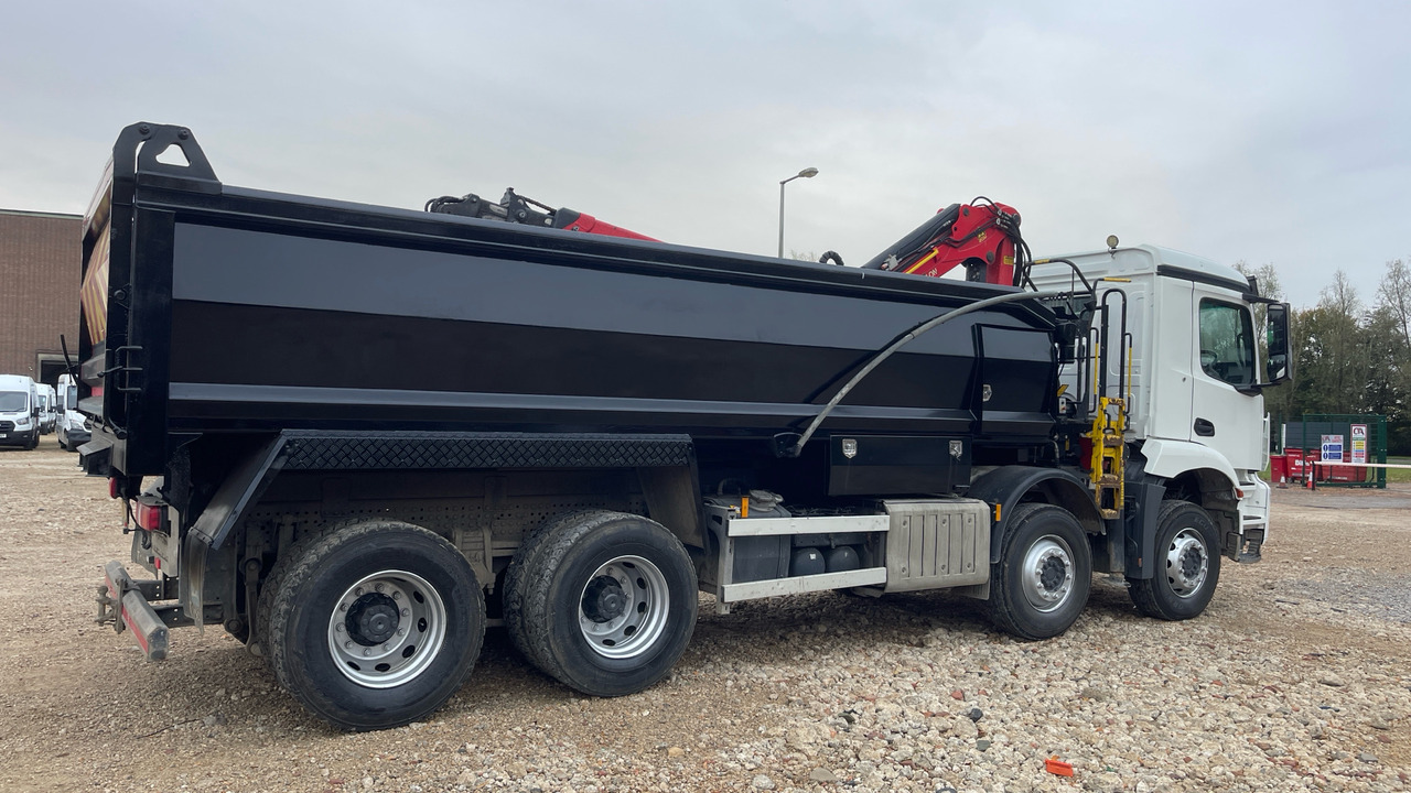 MERCEDES-BENZ AROCS - Billenőplatós teherautó, Darus autó: 4 kép. MERCEDES-BENZ AROCS - Billenőplatós teherautó, Darus autó: 4 kép.