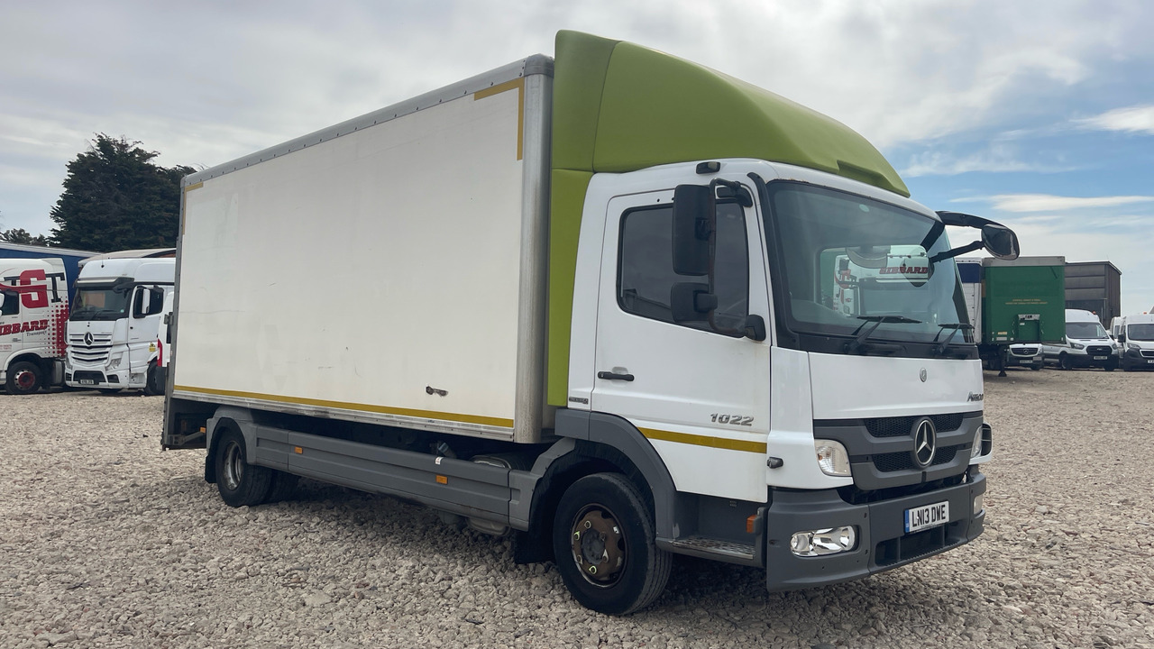 MERCEDES-BENZ ATEGO 1022 - Dobozos felépítményű teherautó: 1 kép. MERCEDES-BENZ ATEGO 1022 - Dobozos felépítményű teherautó: 1 kép.