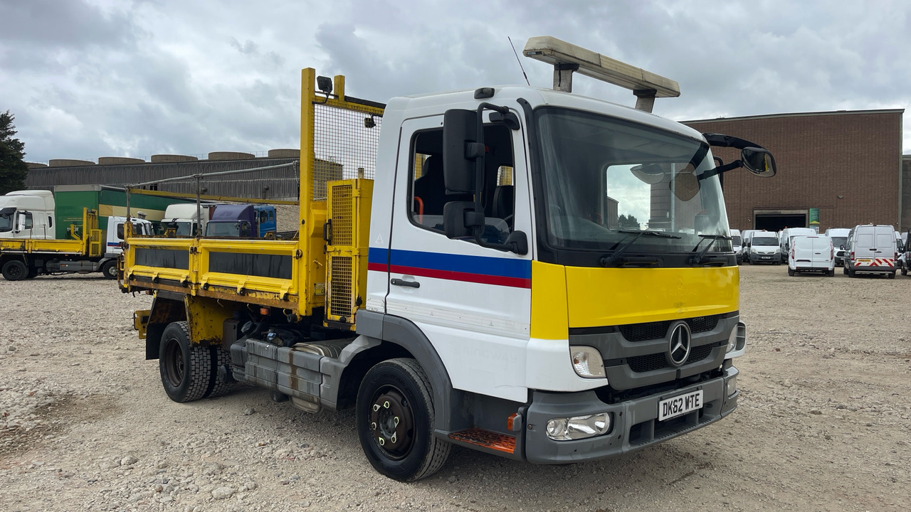 MERCEDES-BENZ ATEGO 816 - Billenőplatós teherautó: 1 kép. MERCEDES-BENZ ATEGO 816 - Billenőplatós teherautó: 1 kép.