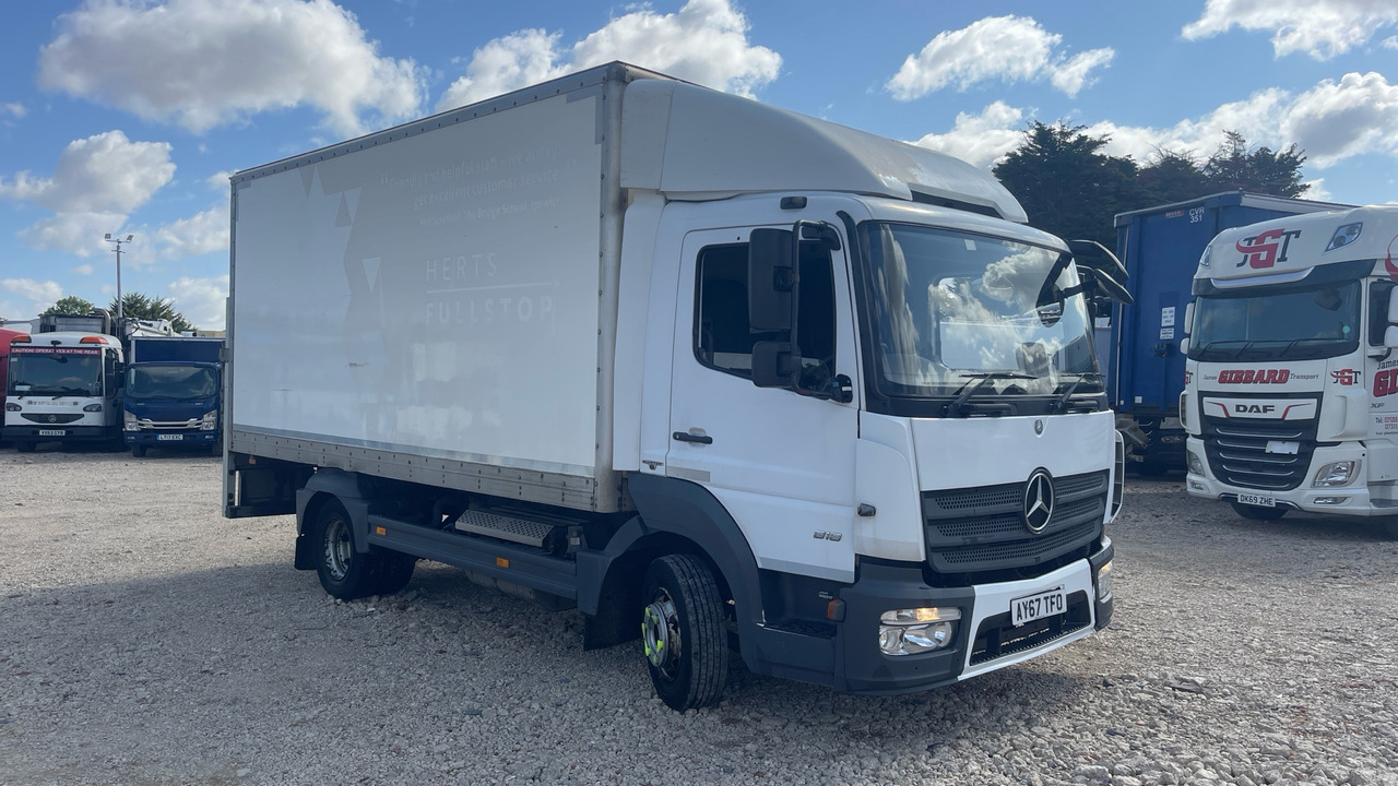 MERCEDES-BENZ ATEGO 818 - Dobozos felépítményű teherautó: 1 kép. MERCEDES-BENZ ATEGO 818 - Dobozos felépítményű teherautó: 1 kép.