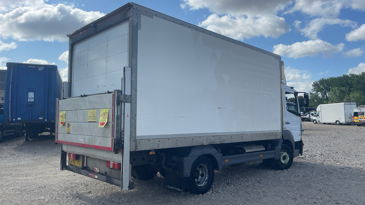MERCEDES-BENZ ATEGO 818 - Dobozos felépítményű teherautó: 4 kép. MERCEDES-BENZ ATEGO 818 - Dobozos felépítményű teherautó: 4 kép.