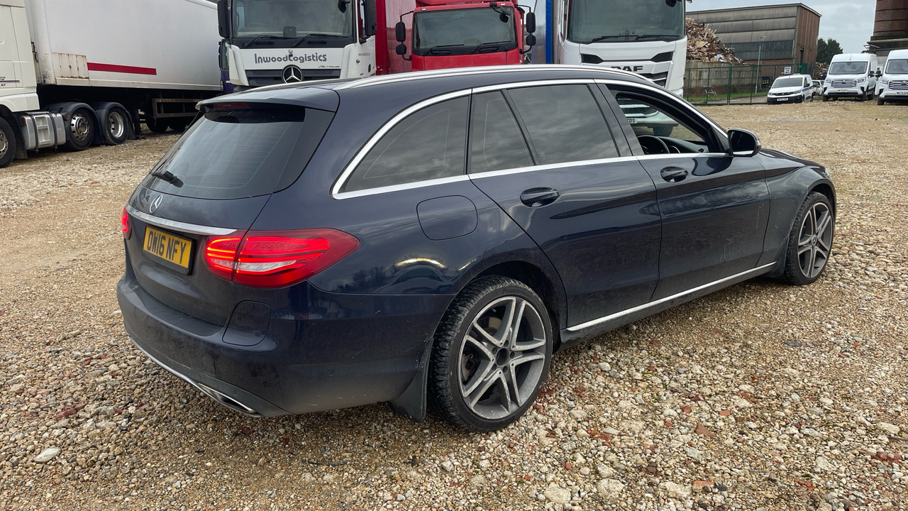 MERCEDES-BENZ C350 - Szedán: 4 kép. MERCEDES-BENZ C350 - Szedán: 4 kép.