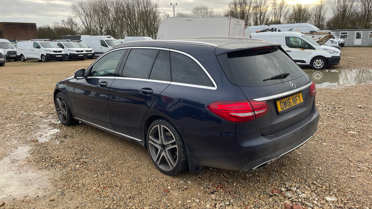 MERCEDES-BENZ C350 - Szedán: 3 kép. MERCEDES-BENZ C350 - Szedán: 3 kép.