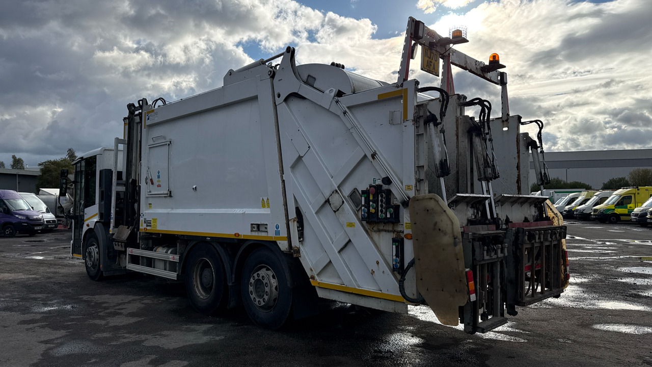 MERCEDES-BENZ ECONIC 2630 - Szemetesautó: 3 kép. MERCEDES-BENZ ECONIC 2630 - Szemetesautó: 3 kép.