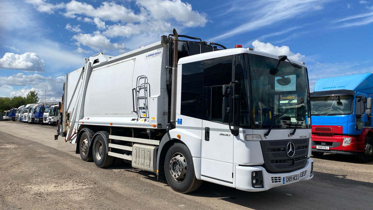 MERCEDES-BENZ ECONIC 2630 - Szemetesautó: 1 kép. MERCEDES-BENZ ECONIC 2630 - Szemetesautó: 1 kép.
