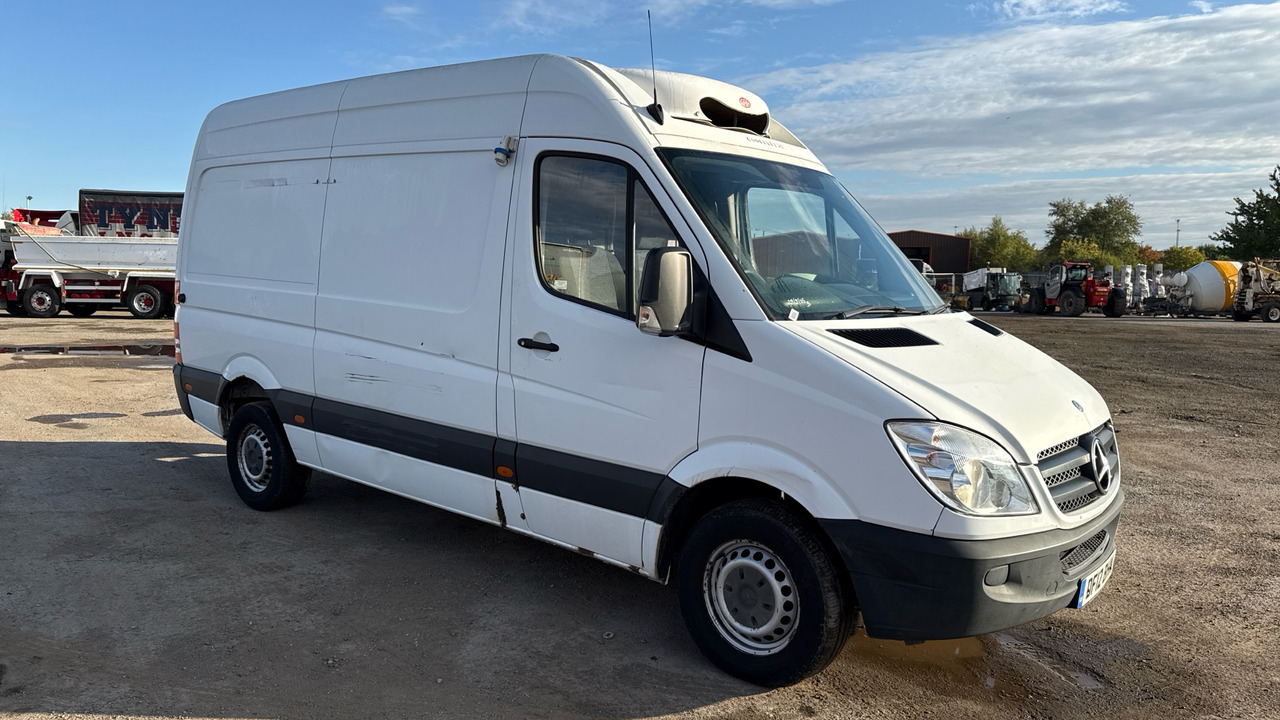 MERCEDES-BENZ SPRINTER 313 CDI - Hűtős kisteherautó: 1 kép. MERCEDES-BENZ SPRINTER 313 CDI - Hűtős kisteherautó: 1 kép.