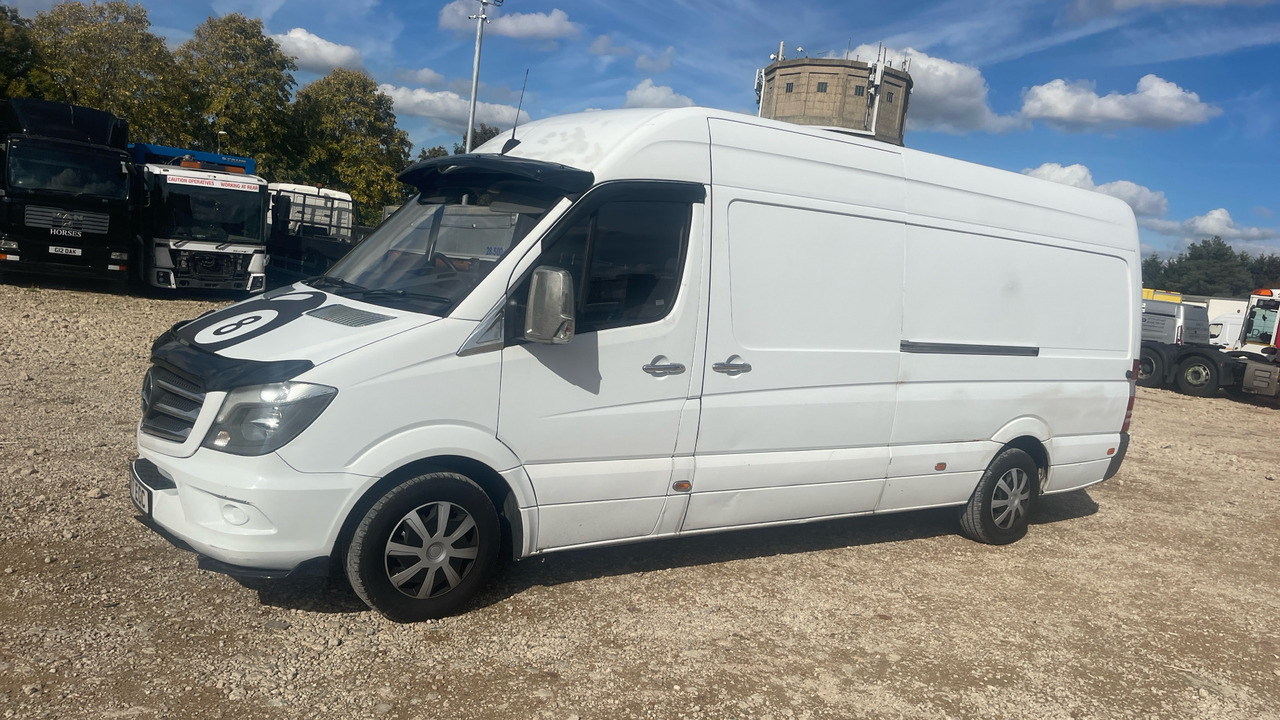 MERCEDES-BENZ SPRINTER 314 CDI - Furgon: 2 kép. MERCEDES-BENZ SPRINTER 314 CDI - Furgon: 2 kép.
