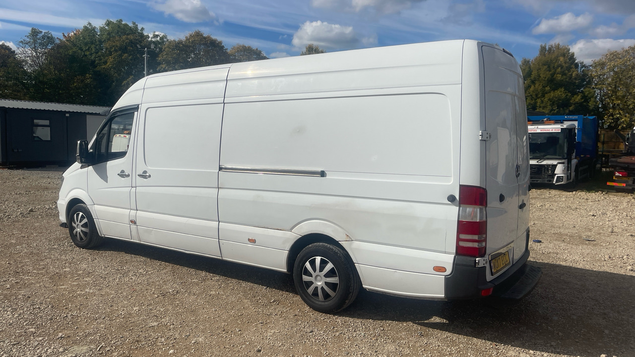 MERCEDES-BENZ SPRINTER 314 CDI - Furgon: 3 kép. MERCEDES-BENZ SPRINTER 314 CDI - Furgon: 3 kép.
