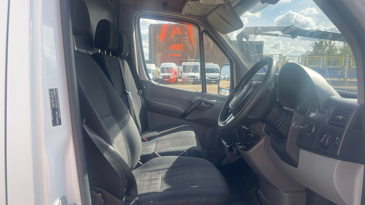 MERCEDES-BENZ SPRINTER 314 CDI - Furgon: 5 kép. MERCEDES-BENZ SPRINTER 314 CDI - Furgon: 5 kép.