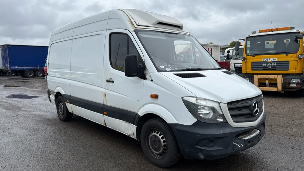 MERCEDES-BENZ SPRINTER 314 CDI - Hűtős kisteherautó: 2 kép. MERCEDES-BENZ SPRINTER 314 CDI - Hűtős kisteherautó: 2 kép.