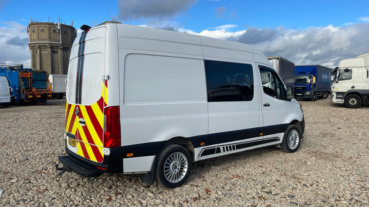 MERCEDES-BENZ SPRINTER 315 CDI - Duplakabinos kisteherautó: 4 kép. MERCEDES-BENZ SPRINTER 315 CDI - Duplakabinos kisteherautó: 4 kép.