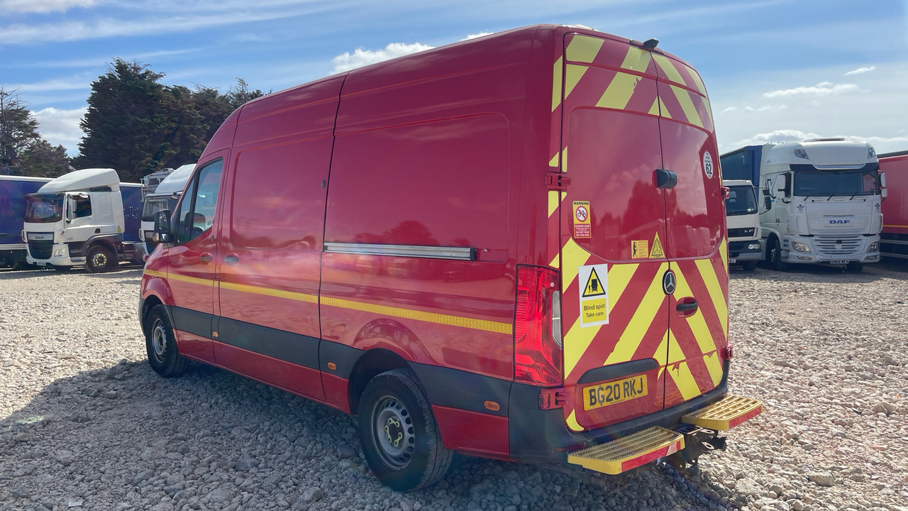 MERCEDES-BENZ SPRINTER 316 CDI - Furgon: 3 kép. MERCEDES-BENZ SPRINTER 316 CDI - Furgon: 3 kép.