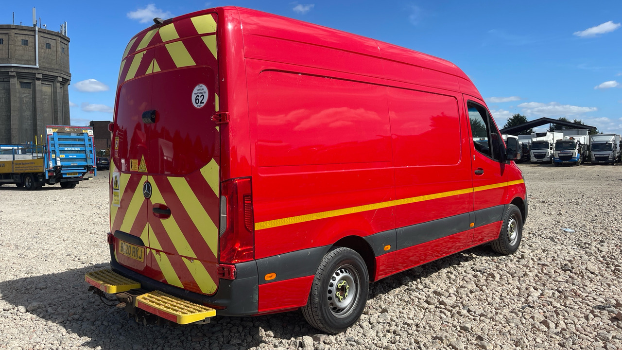 MERCEDES-BENZ SPRINTER 316 CDI - Furgon: 4 kép. MERCEDES-BENZ SPRINTER 316 CDI - Furgon: 4 kép.