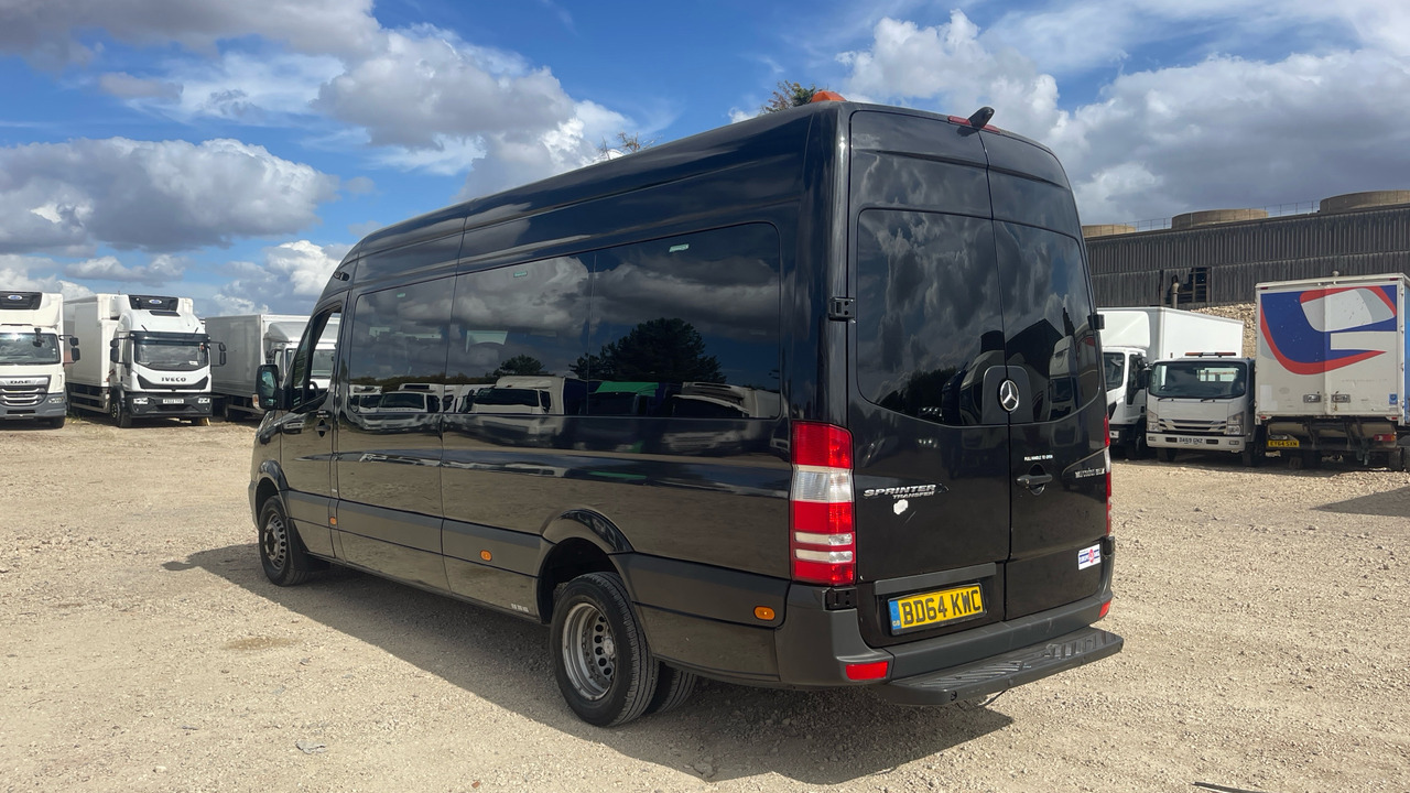 MERCEDES-BENZ SPRINTER TRANSFER 35 - Minibusz, Kisbusz: 3 kép. MERCEDES-BENZ SPRINTER TRANSFER 35 - Minibusz, Kisbusz: 3 kép.