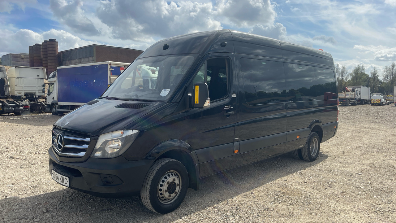 MERCEDES-BENZ SPRINTER TRANSFER 35 - Minibusz, Kisbusz: 2 kép. MERCEDES-BENZ SPRINTER TRANSFER 35 - Minibusz, Kisbusz: 2 kép.
