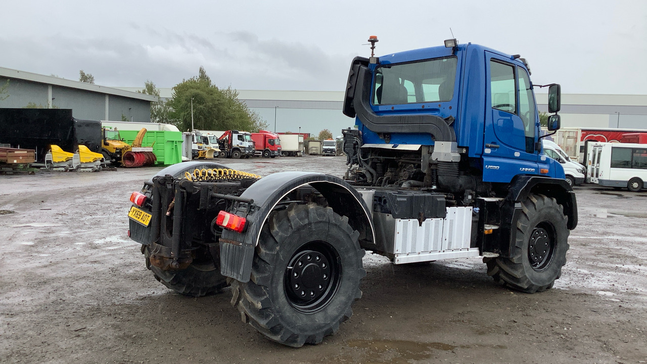MERCEDES-BENZ UNIMOG U530 - Traktor: 4 kép. MERCEDES-BENZ UNIMOG U530 - Traktor: 4 kép.