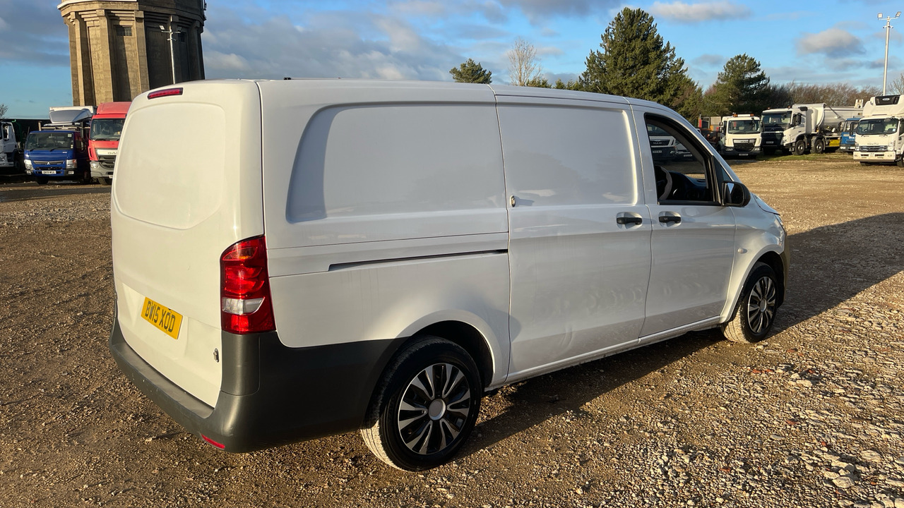 MERCEDES-BENZ VITO 114 CDI BLUE TEC - Kis furgon: 4 kép. MERCEDES-BENZ VITO 114 CDI BLUE TEC - Kis furgon: 4 kép.