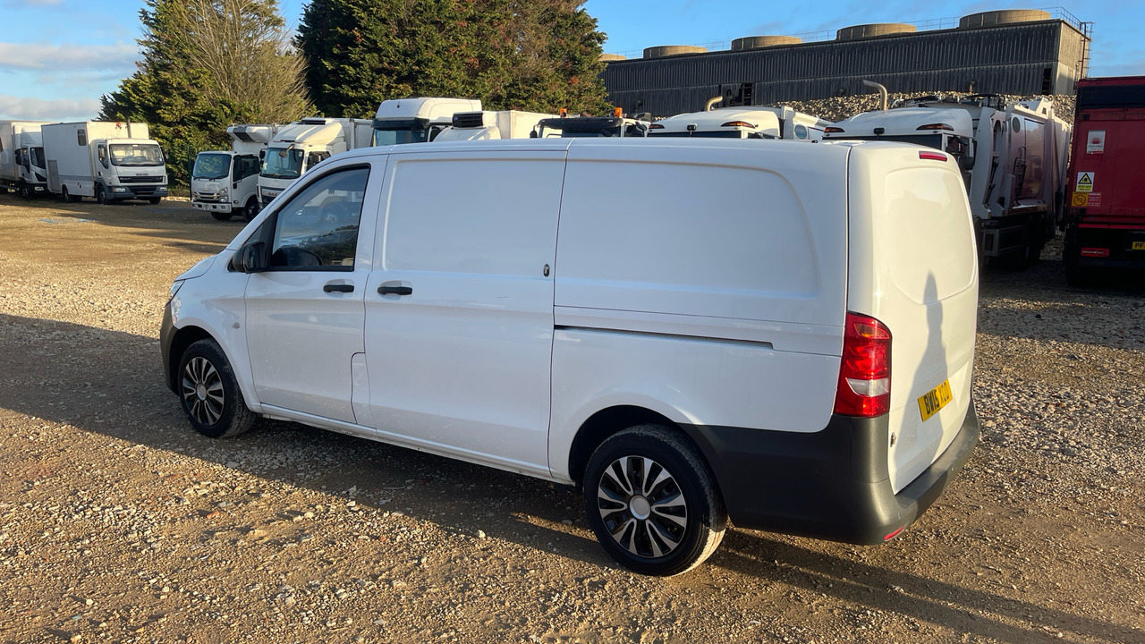 MERCEDES-BENZ VITO 114 CDI BLUE TEC - Kis furgon: 3 kép. MERCEDES-BENZ VITO 114 CDI BLUE TEC - Kis furgon: 3 kép.