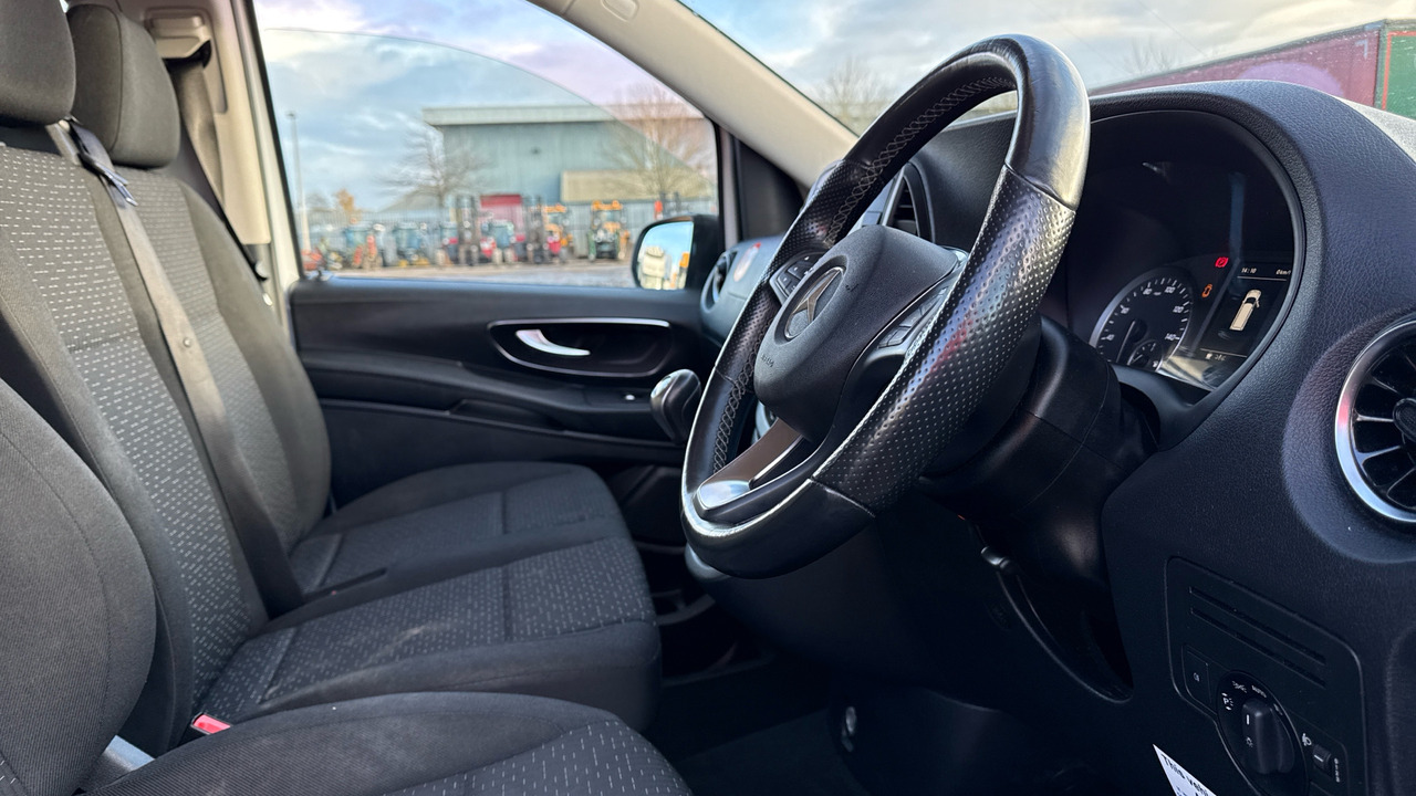 MERCEDES-BENZ VITO 114 CDI - Minibusz, Kisbusz: 5 kép. MERCEDES-BENZ VITO 114 CDI - Minibusz, Kisbusz: 5 kép.