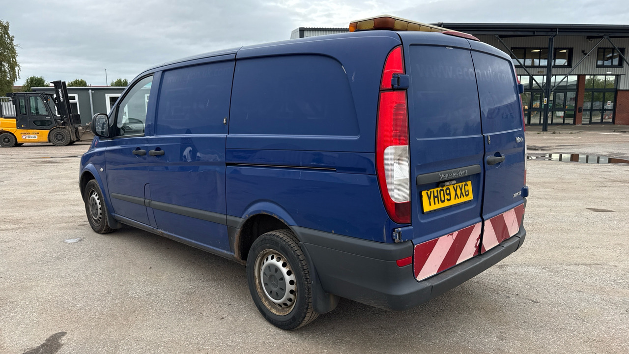 MERCEDES-BENZ VITO CDI LONG 111PS - Dobozos kisteherautó: 3 kép. MERCEDES-BENZ VITO CDI LONG 111PS - Dobozos kisteherautó: 3 kép.
