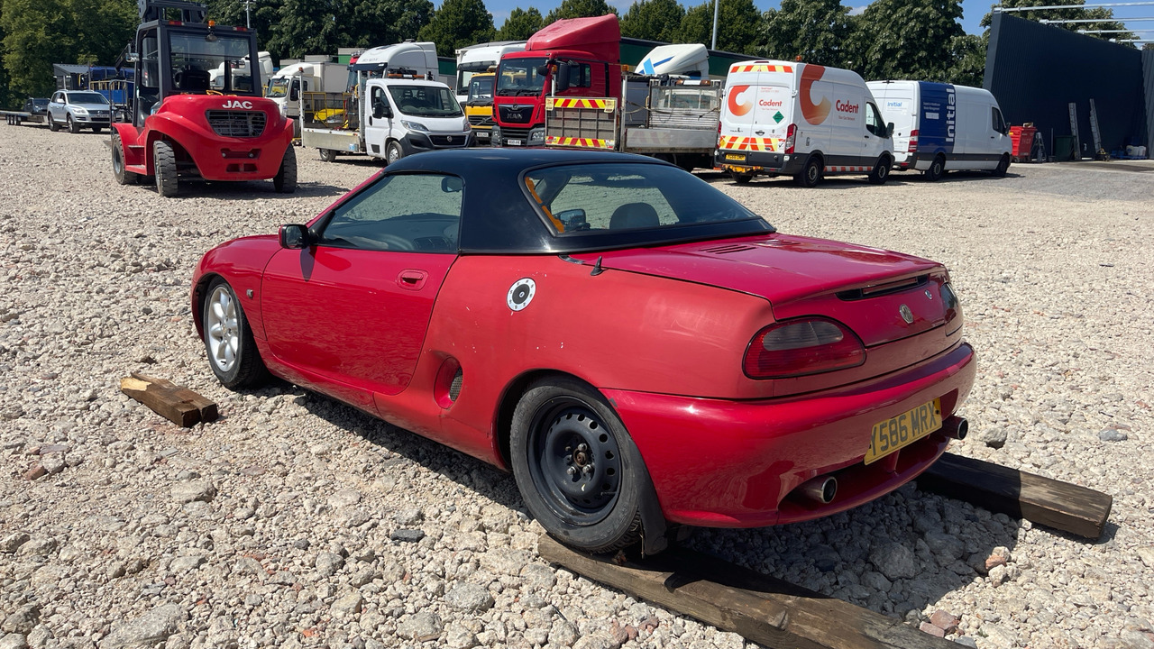 MG MGF - Autó: 3 kép. MG MGF - Autó: 3 kép.