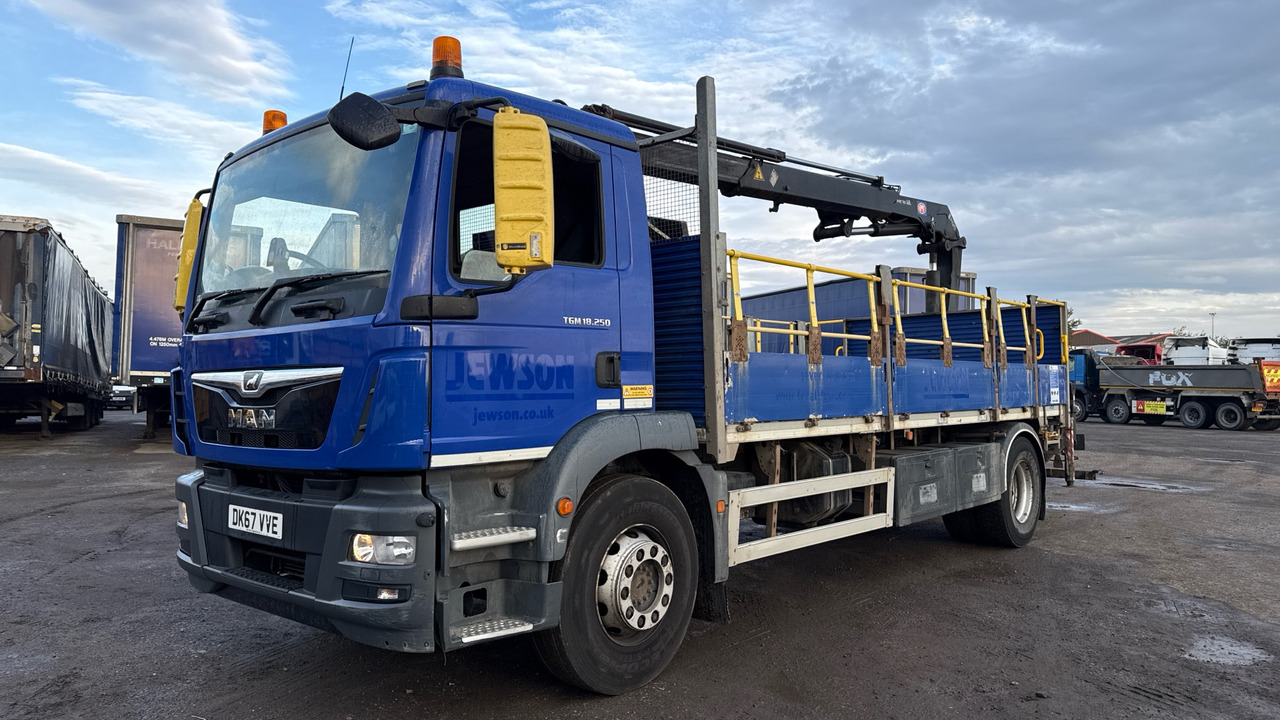 Man TGM 18.250 - Platós teherautó, Darus autó: 2 kép. Man TGM 18.250 - Platós teherautó, Darus autó: 2 kép.