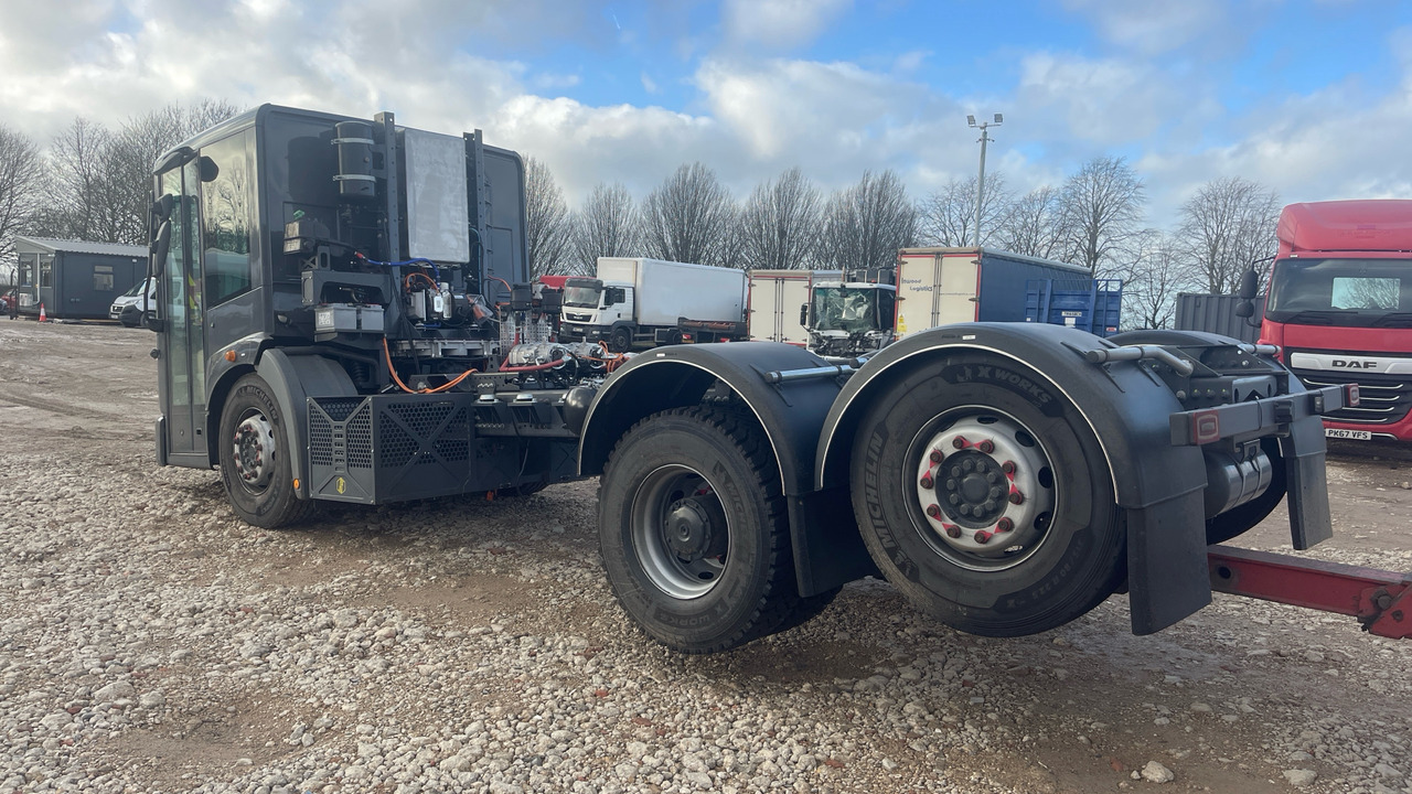 Mercedes-Benz Econic - Alvaz teherautó: 4 kép. Mercedes-Benz Econic - Alvaz teherautó: 4 kép.