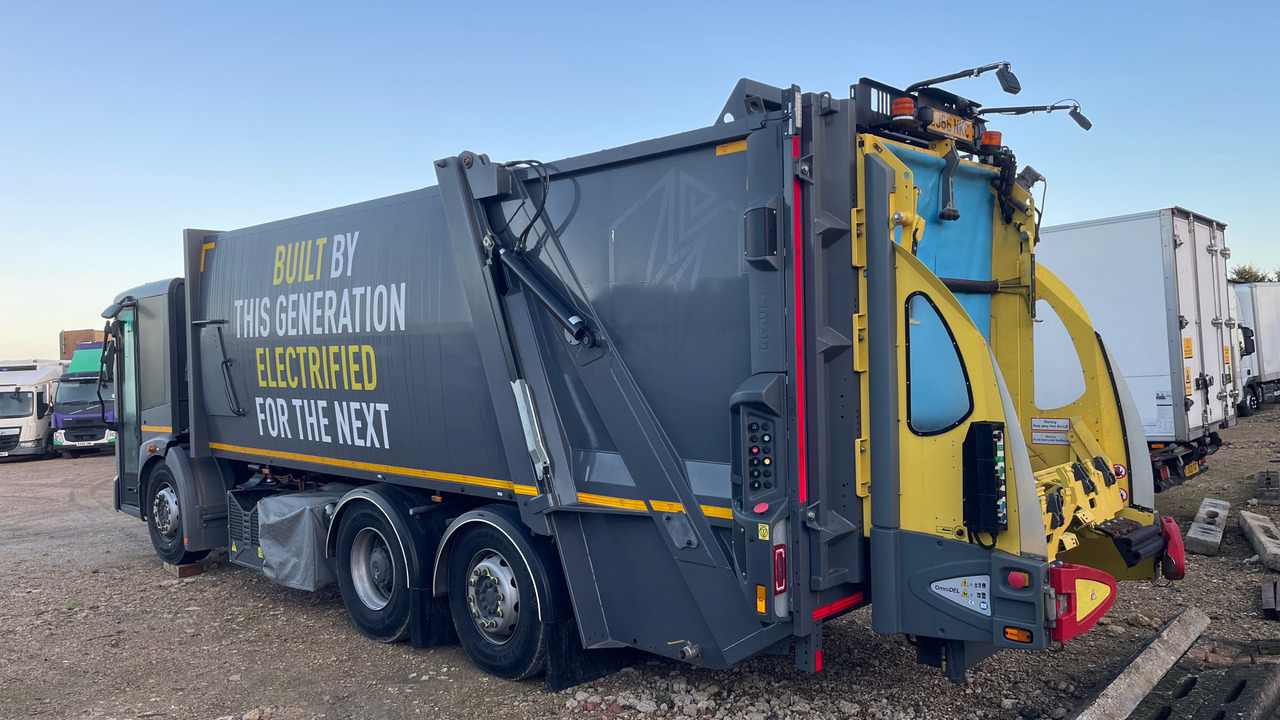 Mercedes-Benz Econic - Szemetesautó: 4 kép. Mercedes-Benz Econic - Szemetesautó: 4 kép.