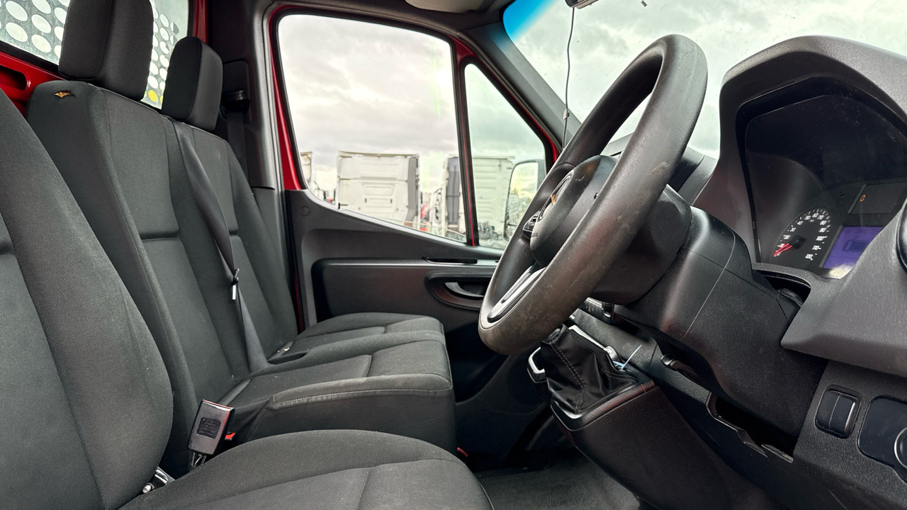 Mercedes-Benz Sprinter 314 CDI - Platós kisteherautó: 5 kép. Mercedes-Benz Sprinter 314 CDI - Platós kisteherautó: 5 kép.