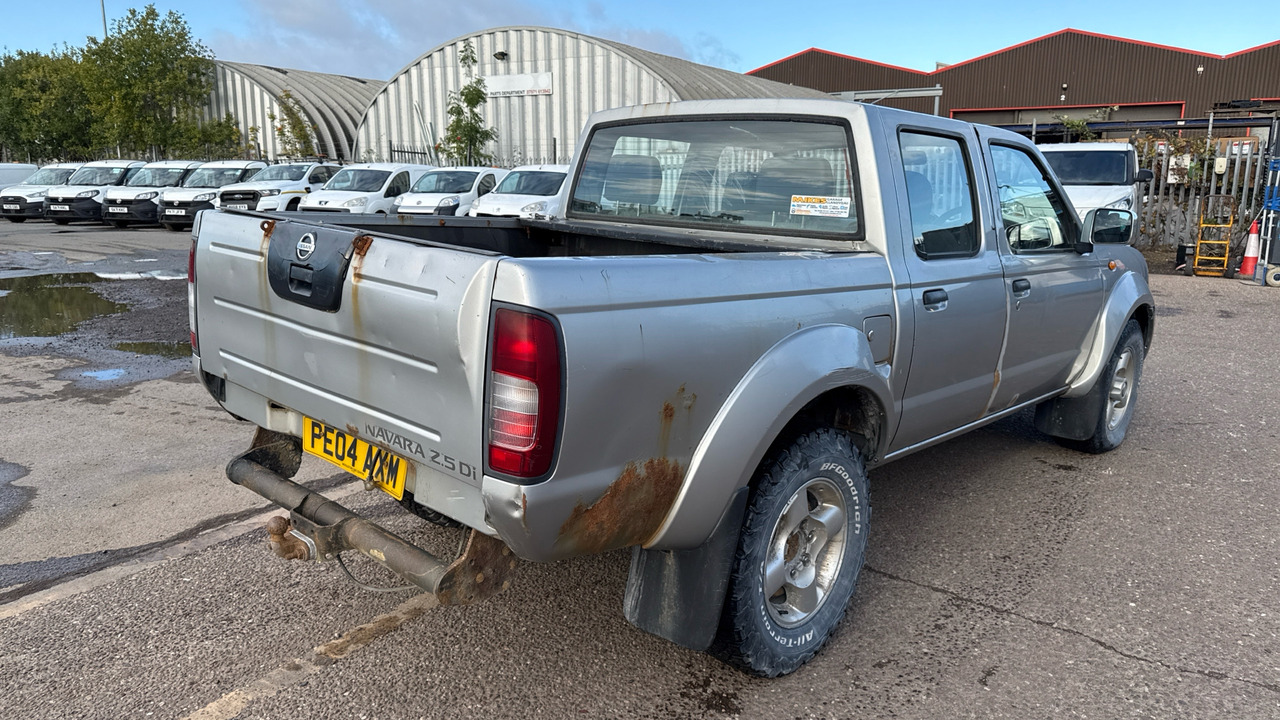 NISSAN D22 2.5 DI - Pickup, Duplakabinos kisteherautó: 4 kép. NISSAN D22 2.5 DI - Pickup, Duplakabinos kisteherautó: 4 kép.