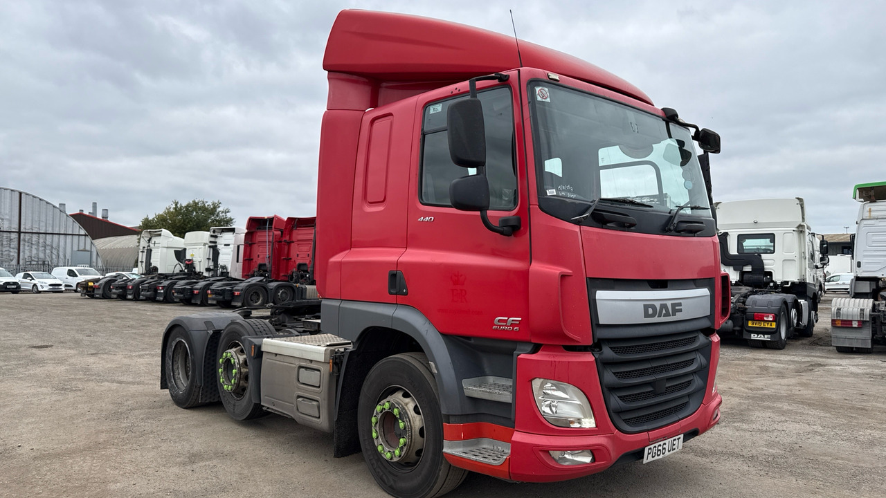 DAF CF 440 - Nyergesvontató: 1 kép. DAF CF 440 - Nyergesvontató: 1 kép.