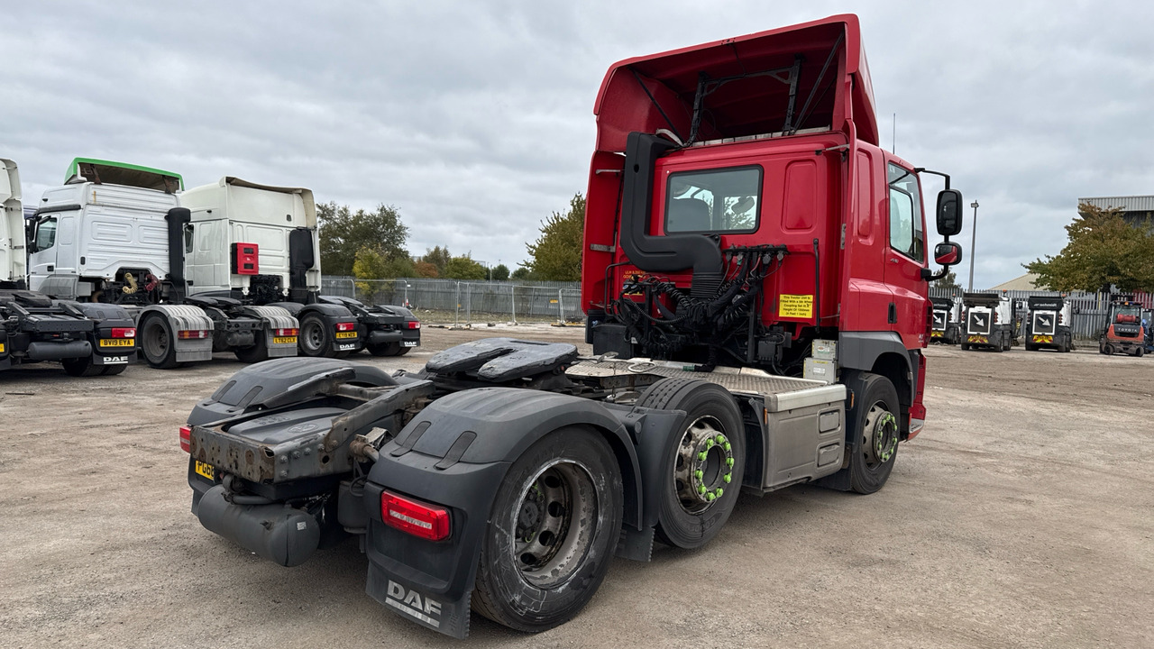 DAF CF 440 - Nyergesvontató: 4 kép. DAF CF 440 - Nyergesvontató: 4 kép.