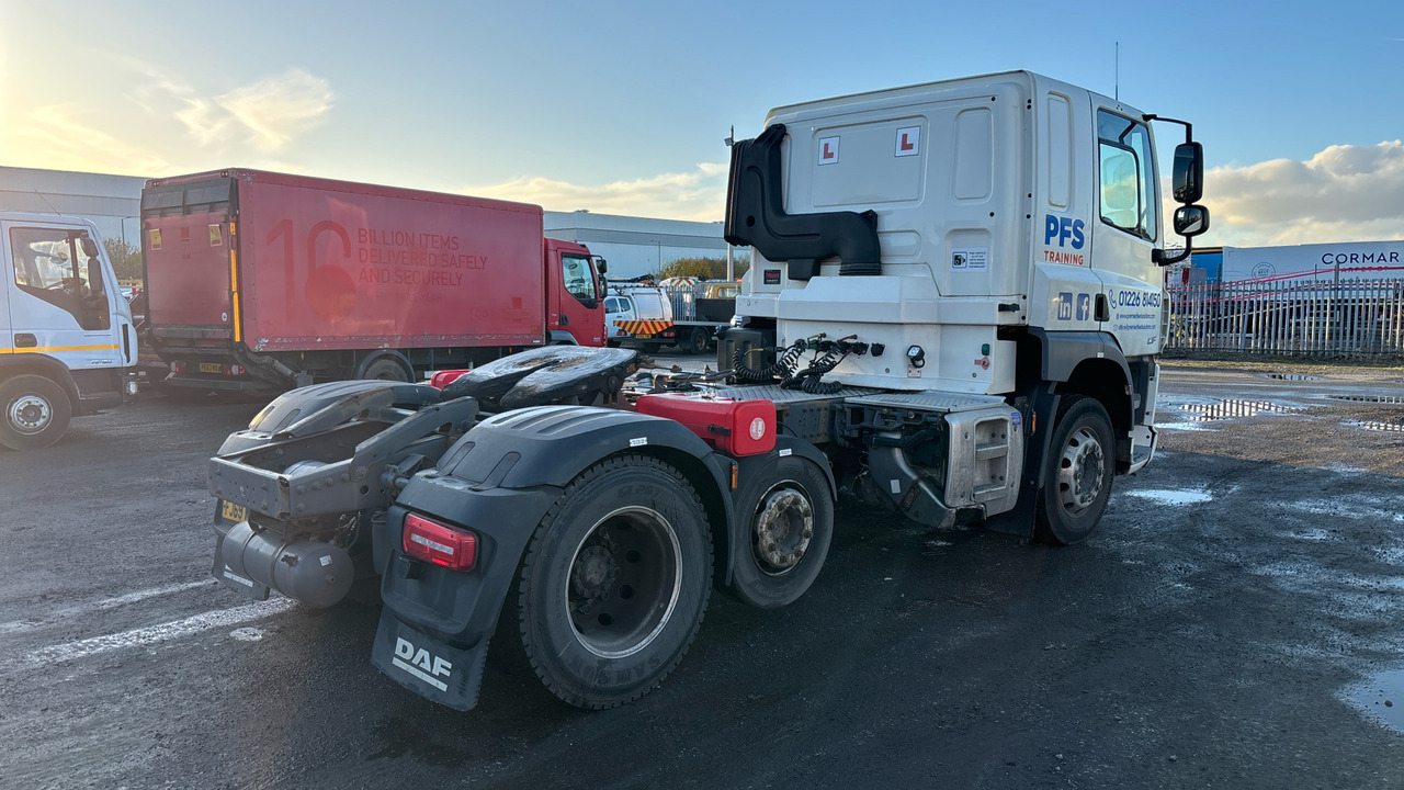 DAF CF 450 - Nyergesvontató: 4 kép. DAF CF 450 - Nyergesvontató: 4 kép.