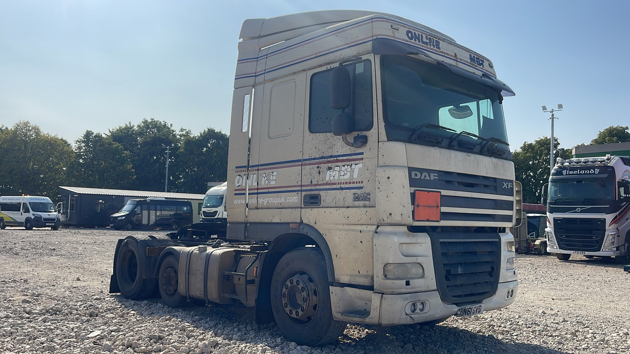 DAF XF 105.460 - Nyergesvontató: 1 kép. DAF XF 105.460 - Nyergesvontató: 1 kép.