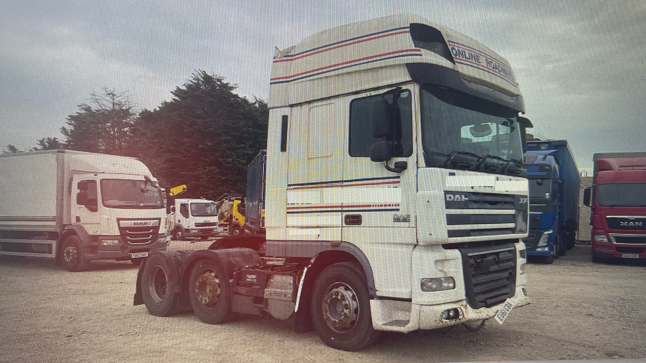 DAF XF 105.460 - Nyergesvontató: 1 kép. DAF XF 105.460 - Nyergesvontató: 1 kép.