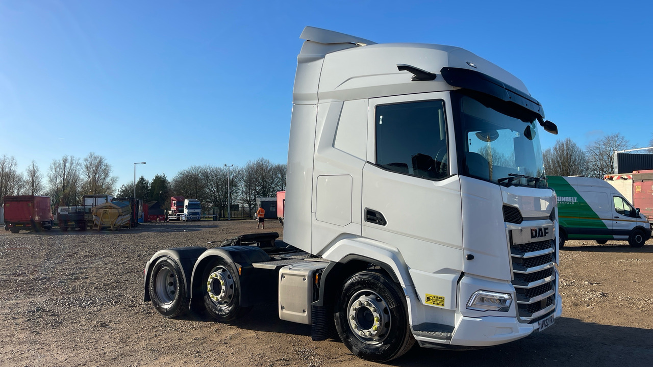 DAF XF 530 - Nyergesvontató: 1 kép. DAF XF 530 - Nyergesvontató: 1 kép.