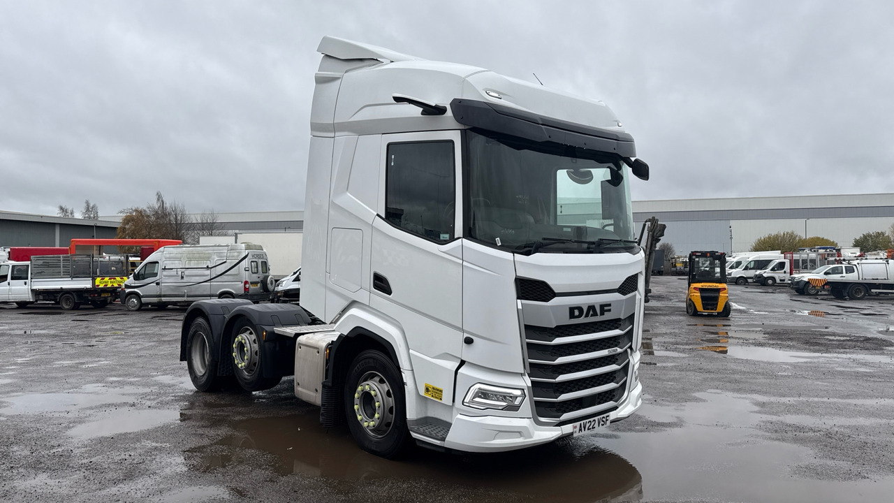 DAF XF 530 - Nyergesvontató: 1 kép. DAF XF 530 - Nyergesvontató: 1 kép.