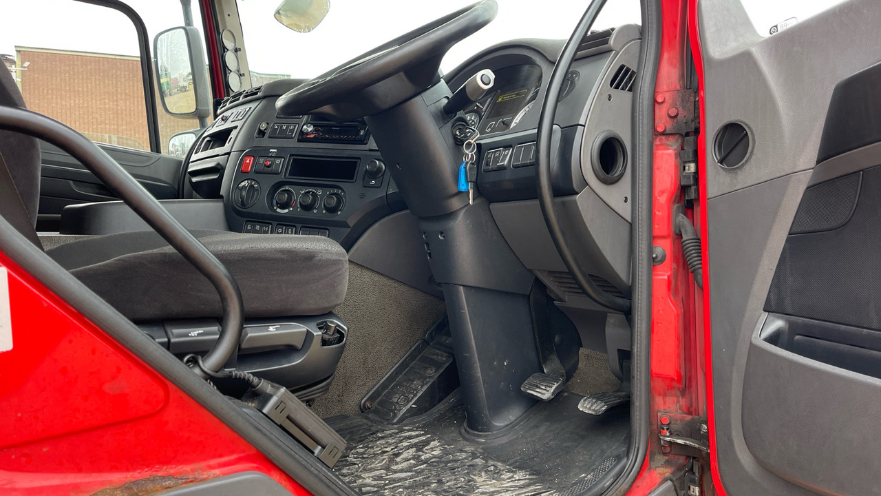 Daf CF 440 - Nyergesvontató: 5 kép. Daf CF 440 - Nyergesvontató: 5 kép.