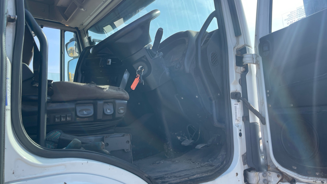 IVECO STRALIS 460 - Nyergesvontató: 5 kép. IVECO STRALIS 460 - Nyergesvontató: 5 kép.