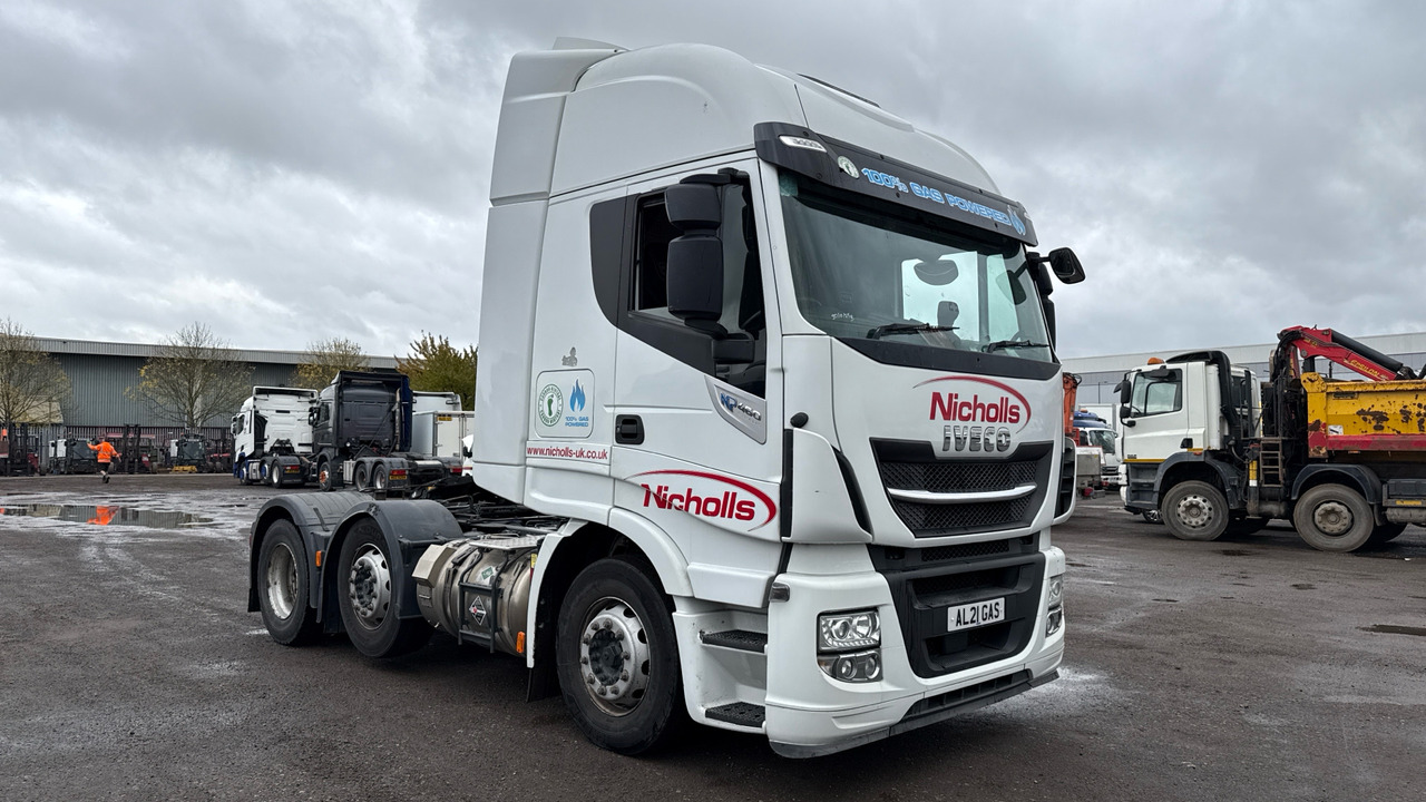 IVECO STRALIS 460 NP - Nyergesvontató: 1 kép. IVECO STRALIS 460 NP - Nyergesvontató: 1 kép.