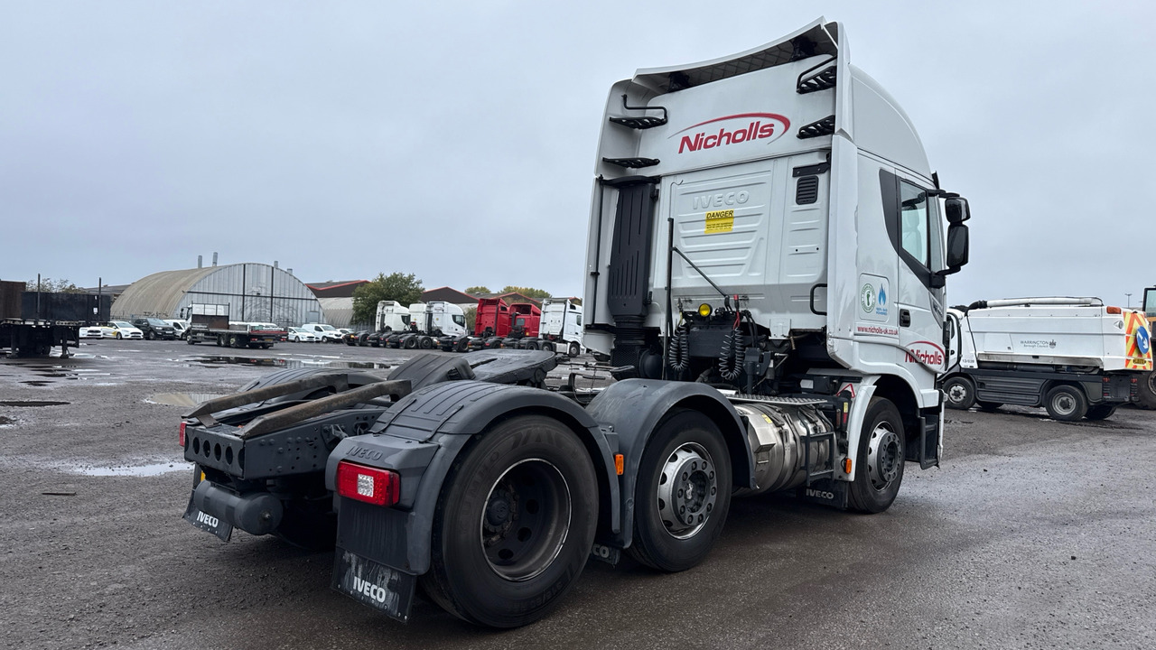 IVECO STRALIS 460 NP - Nyergesvontató: 5 kép. IVECO STRALIS 460 NP - Nyergesvontató: 5 kép.