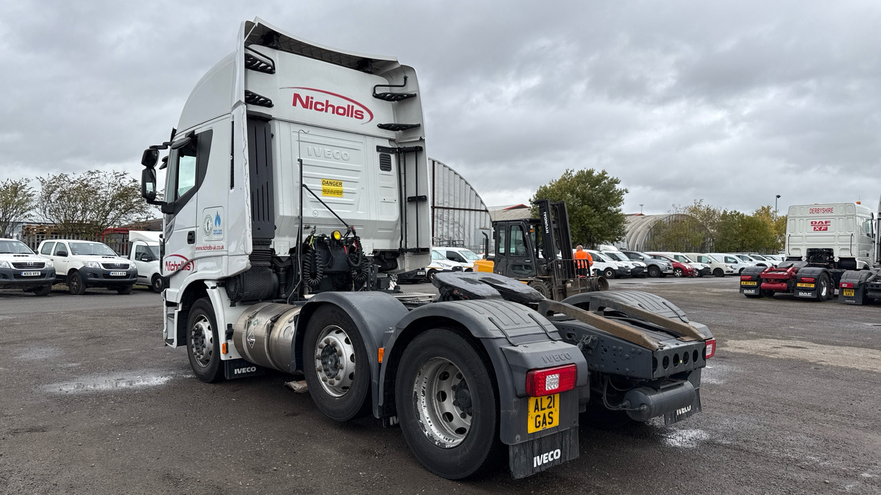 IVECO STRALIS 460 NP - Nyergesvontató: 3 kép. IVECO STRALIS 460 NP - Nyergesvontató: 3 kép.