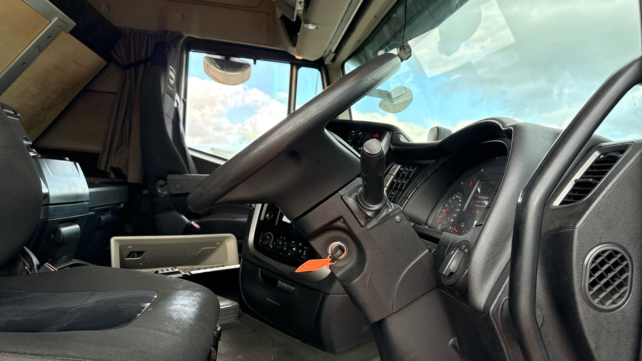 IVECO STRALIS NP 460 - Nyergesvontató: 5 kép. IVECO STRALIS NP 460 - Nyergesvontató: 5 kép.