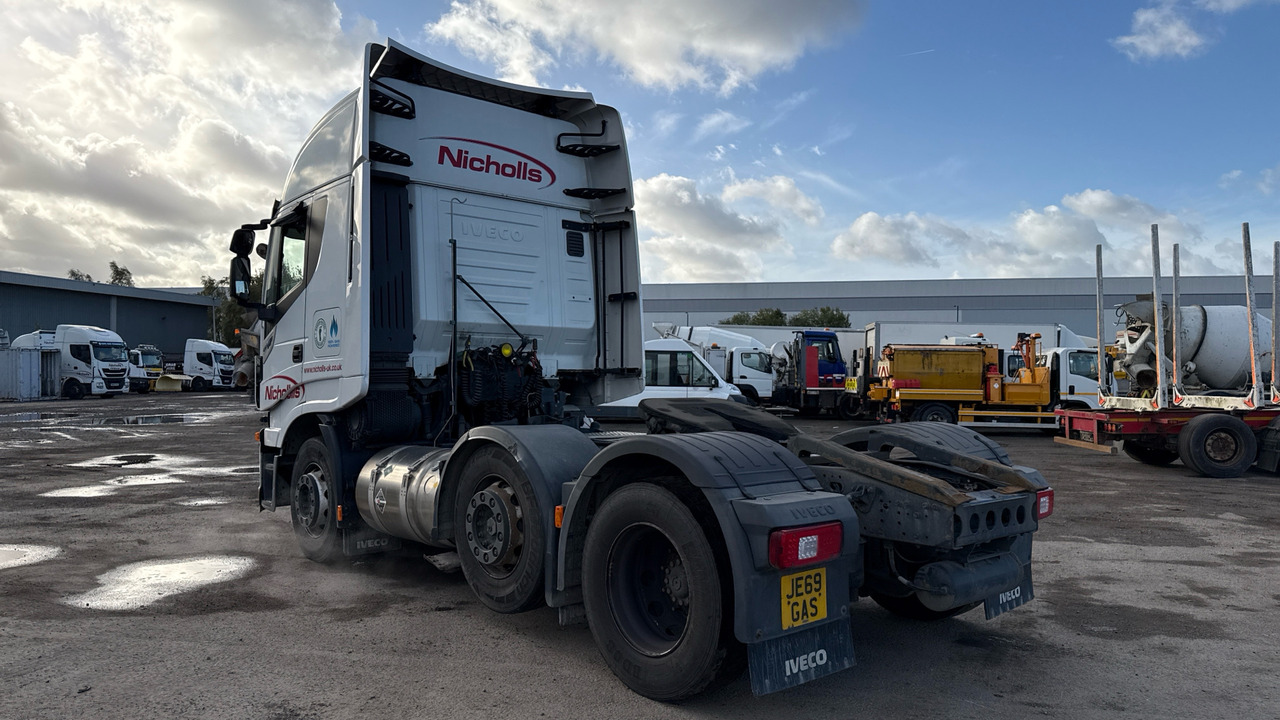 IVECO STRALIS NP 460 - Nyergesvontató: 3 kép. IVECO STRALIS NP 460 - Nyergesvontató: 3 kép.