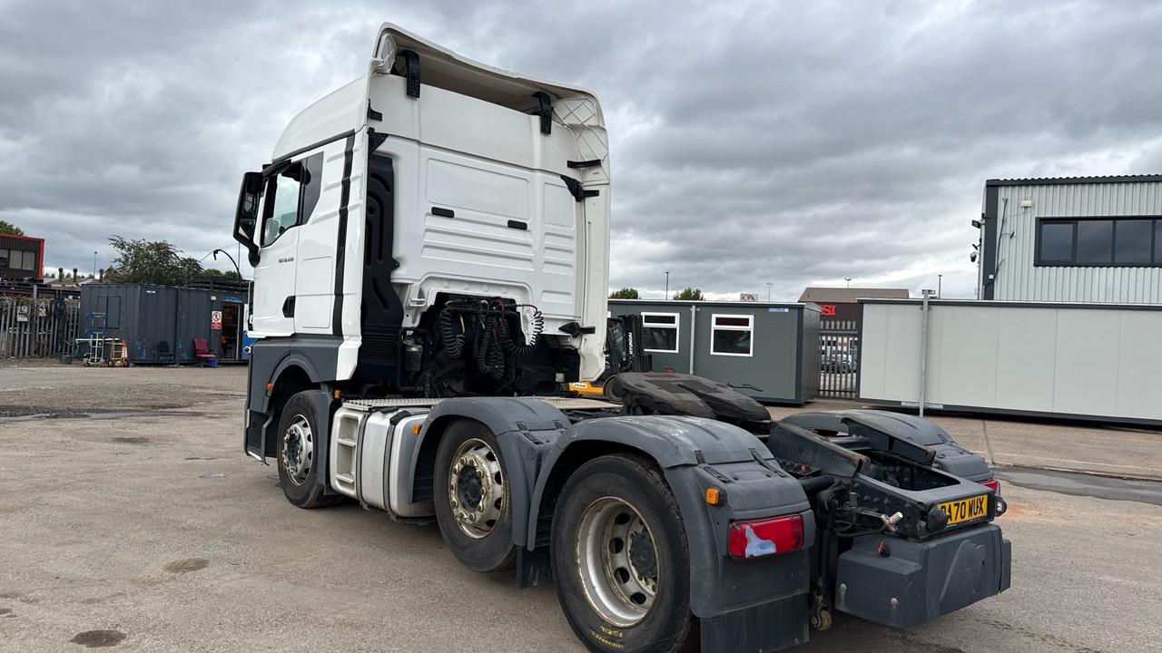 MAN TGX 26.470 - Nyergesvontató: 3 kép. MAN TGX 26.470 - Nyergesvontató: 3 kép.