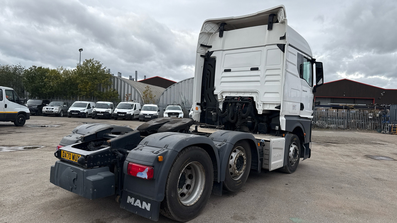 MAN TGX 26.470 - Nyergesvontató: 4 kép. MAN TGX 26.470 - Nyergesvontató: 4 kép.