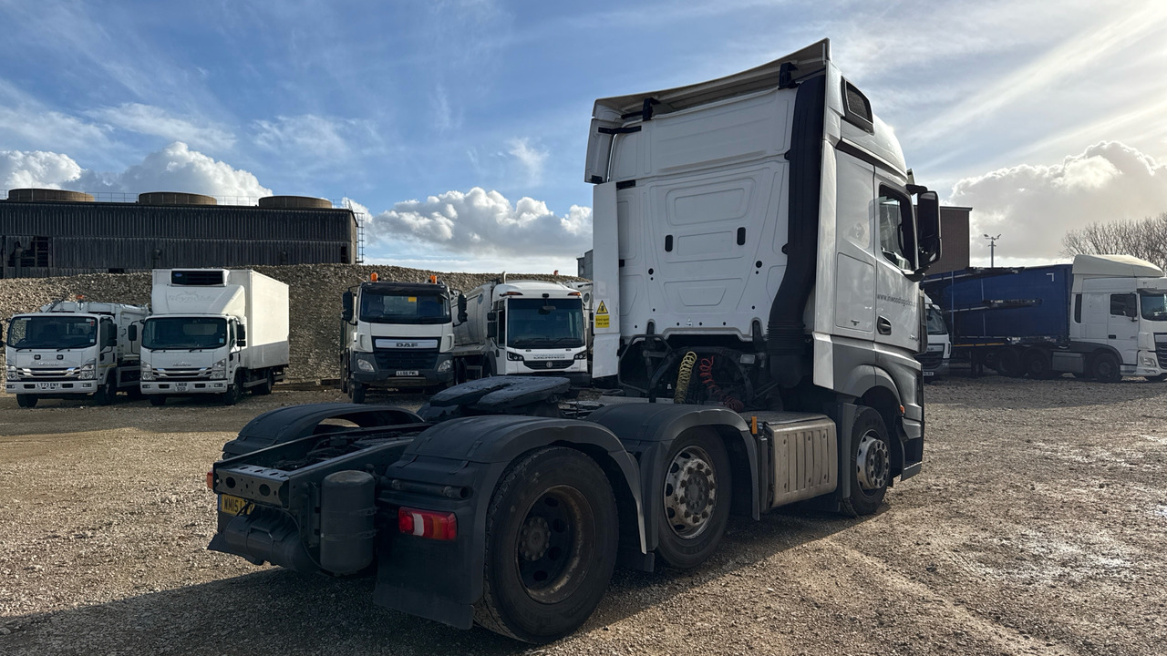 MERCEDES-BENZ ACTROS 2545 - Nyergesvontató: 4 kép. MERCEDES-BENZ ACTROS 2545 - Nyergesvontató: 4 kép.