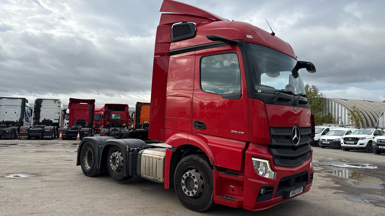 MERCEDES-BENZ ACTROS 2545 - Nyergesvontató: 1 kép. MERCEDES-BENZ ACTROS 2545 - Nyergesvontató: 1 kép.